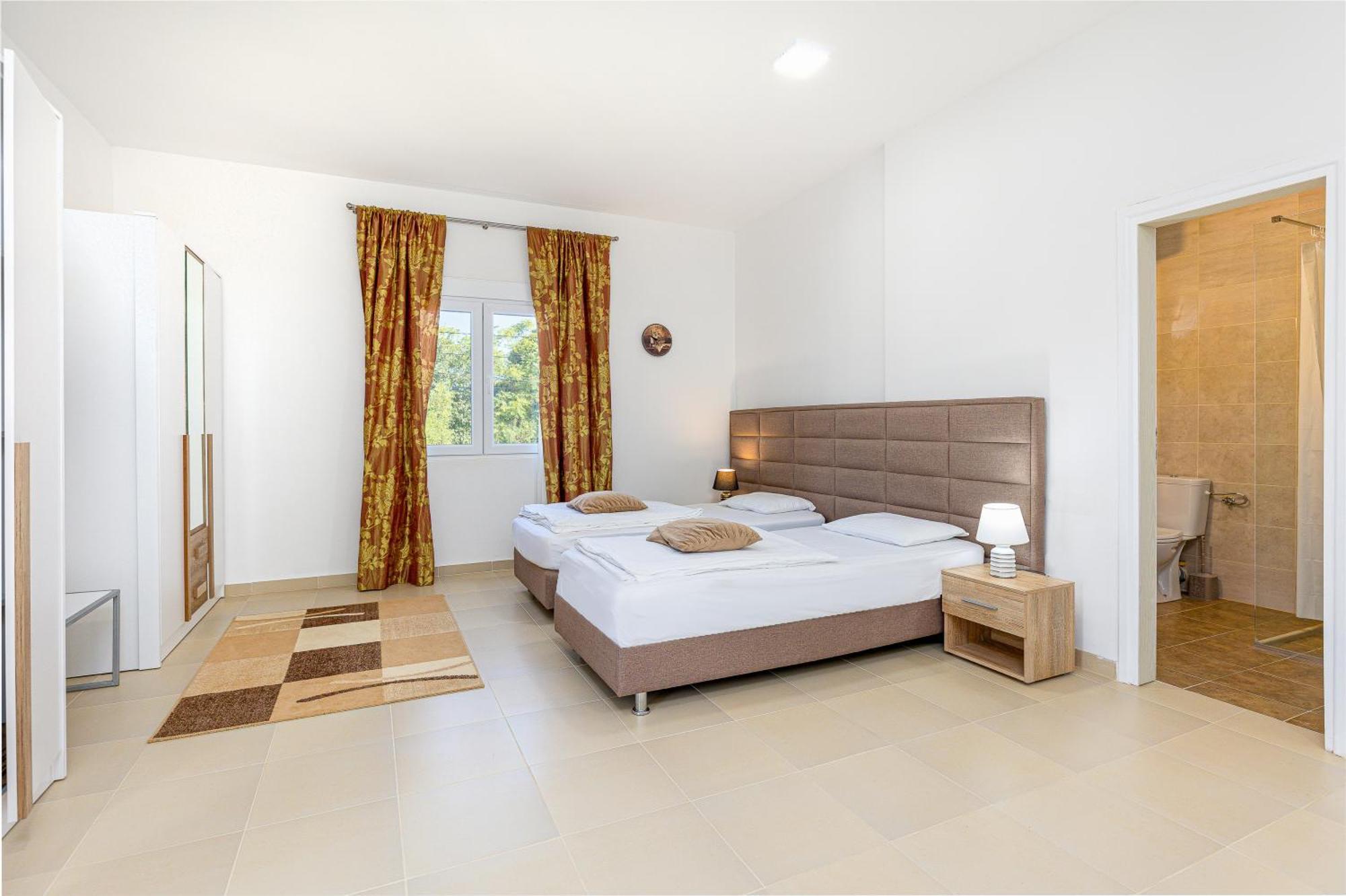 Apartments Lustica Radovici Habitación foto