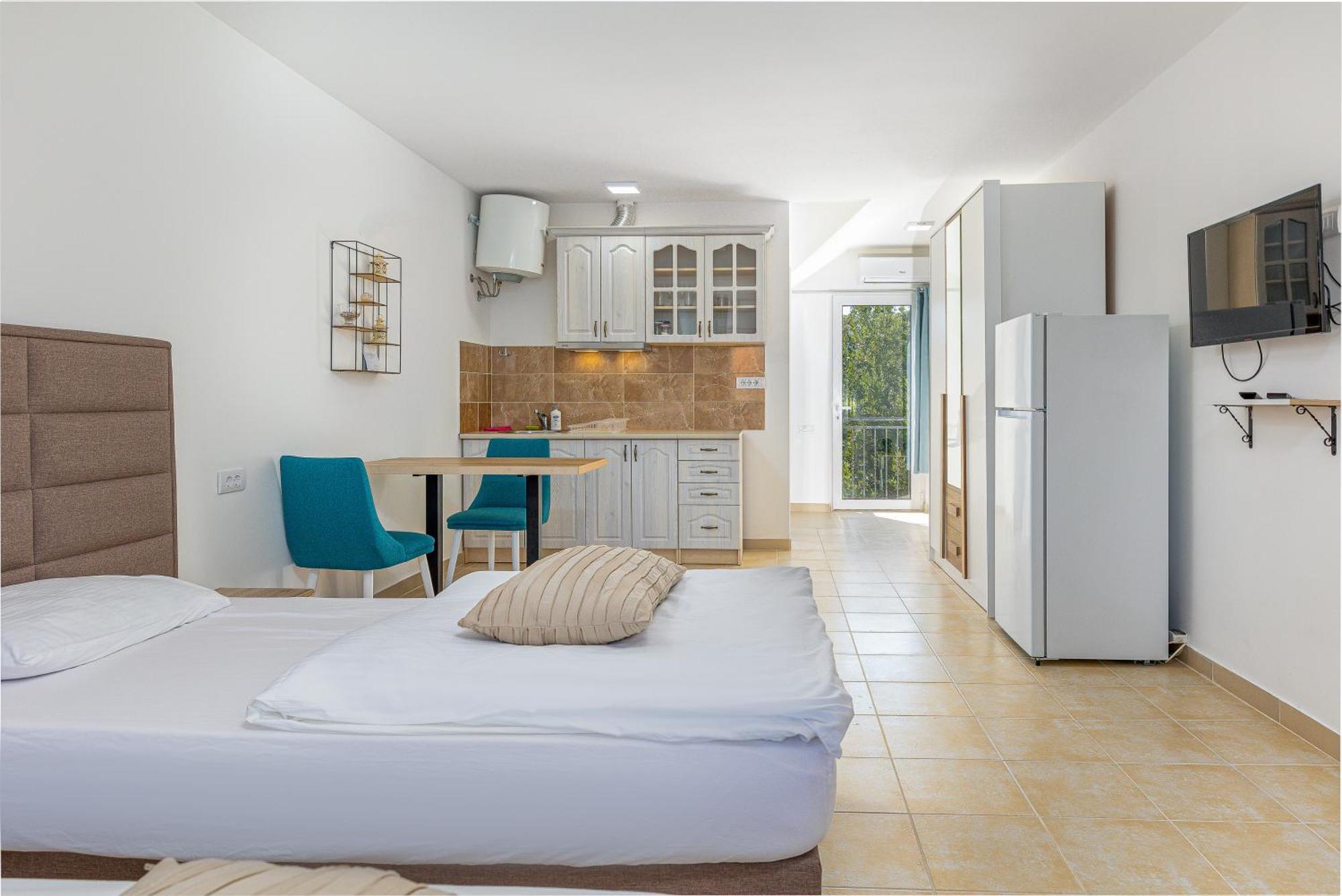 Apartments Lustica Radovici Habitación foto