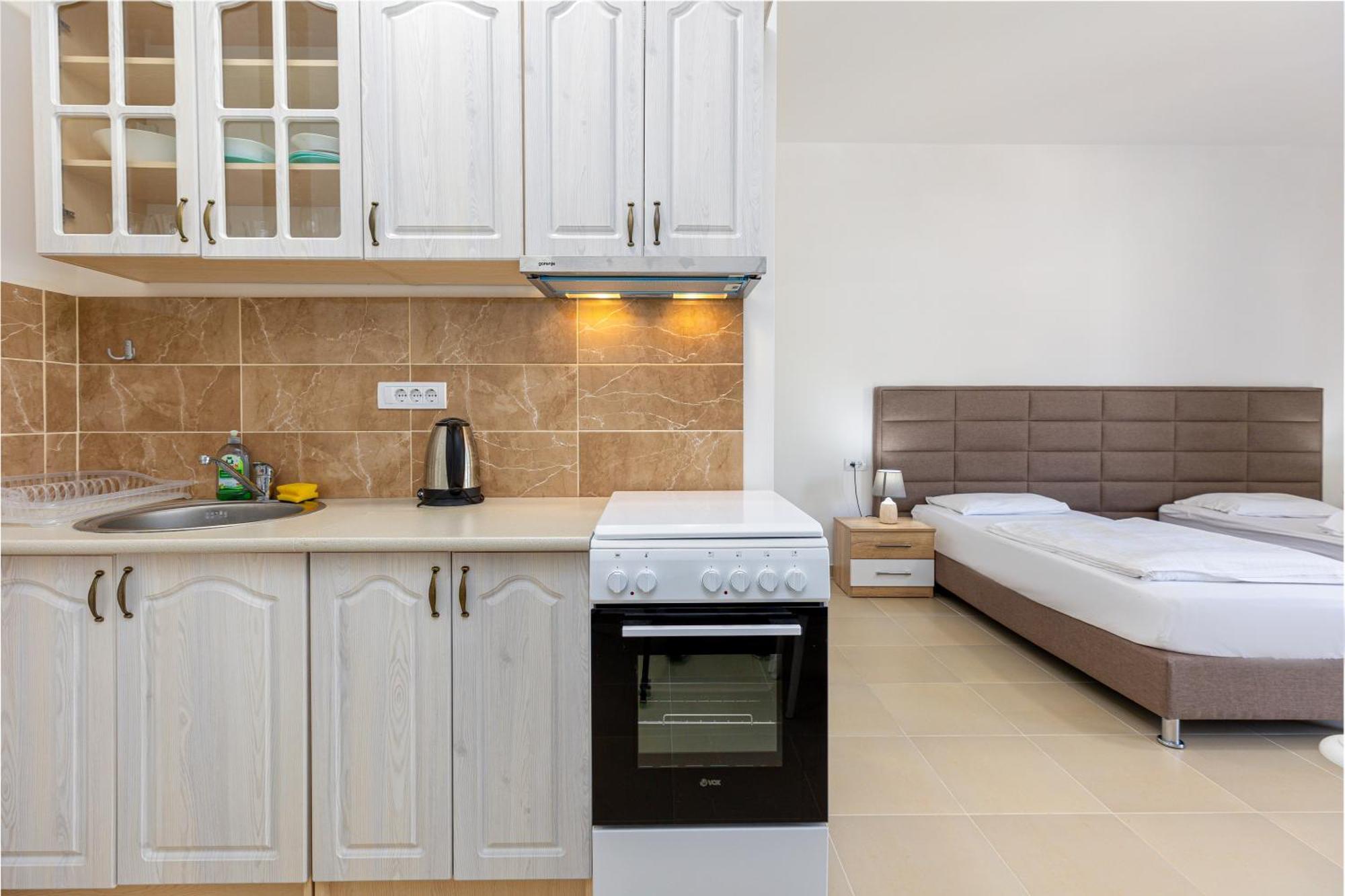 Apartments Lustica Radovici Habitación foto
